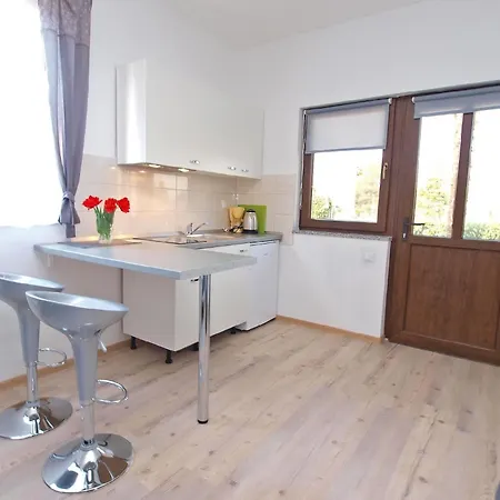 Apartman Fuer 3 Personen Ca 20 Qm In Fazana, Istrien Istrische Riviera